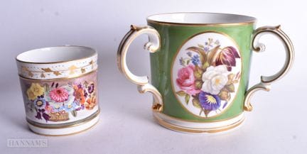 Becher mit drei Henkeln aus der Fabrik in der King