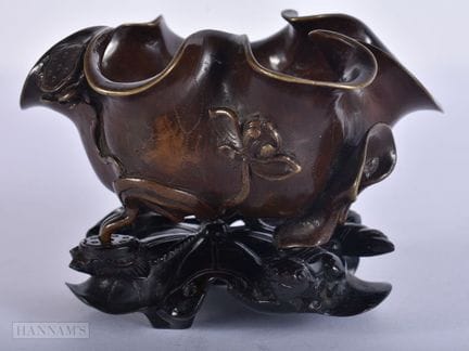 EIN WUNDERSCHÖNER CHINESISCHER BRONZE-OPFERBECHER 