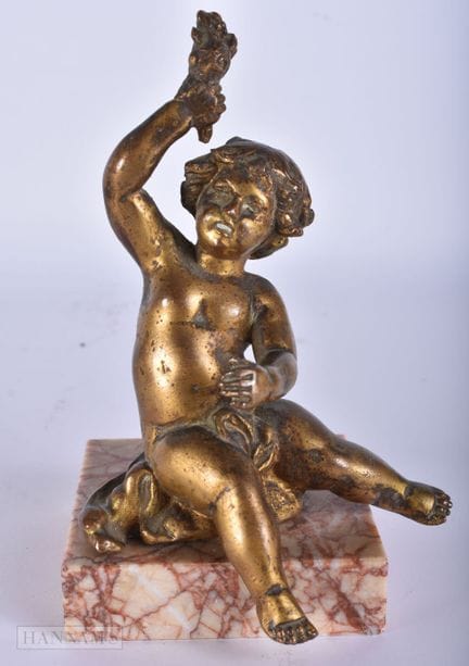Eine europäische Figur aus vergoldeter Bronze aus 