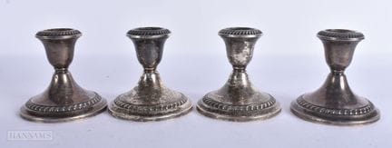 VIER SILBERNE KERZENHALTER VON GORHAM. Gesamtgewic
