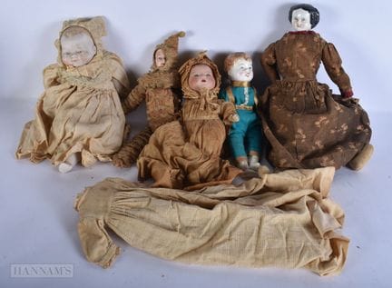 VERSCHIEDENE VINTAGE-PUPPEN. 35 cm lang. (Anzahl)