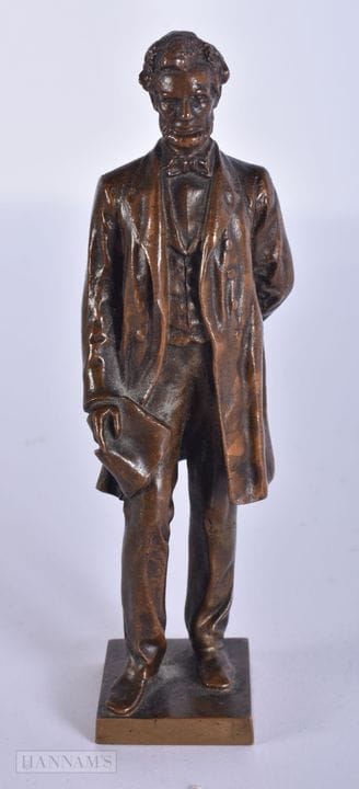 EINE AMERIKANISCHE BRONZEFIGUR VON ABRAHAM LINCOLN