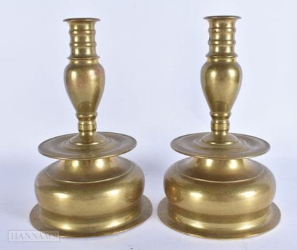 A PAIR OF 18TH CENTURY CONTINENTAL BRONZE BELL FOR
