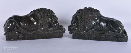 Ein wunderschönes Paar geschnitzter Serpentine-„Gr
