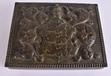 CAJA ANTIGUA DE BRONCE PARA PUROS, DE ESTILO ROCOC