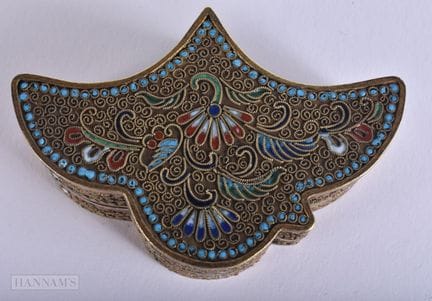 AN EARLY 20TH CENTURY ENAMELLED GILT METAL BOX. 9.