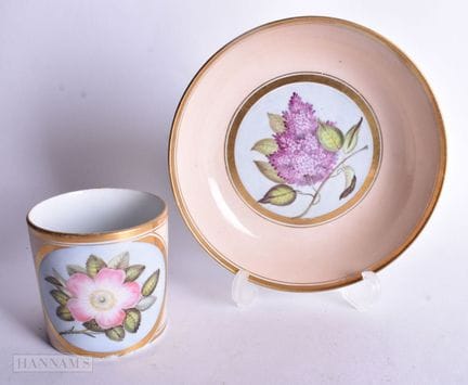 Tasse à café et soucoupe d'Herculanum, peintes sur