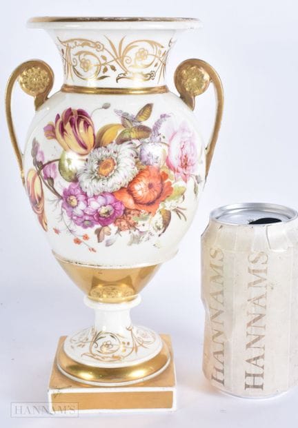 JARRÓN BRITÁNICO DE PORCELANA CON DOS ASAS, de pri