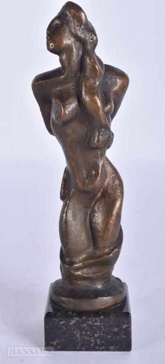 EINE ABSTRAKTE BRONZE-AK-SKULPTUR EINER FRAU. 17 c