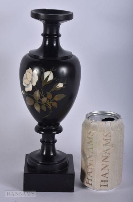 Eine große Vase aus Derbyshire aus dem frühen 19. 