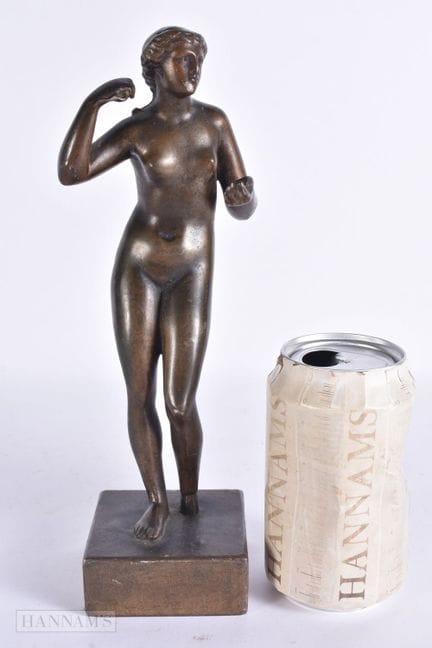 AN ART DECO BRONZE FIGURE OF A NUDE FEMALE. 25 cm 