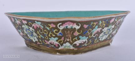 PLATO DE PORCELANA CHINA DE ESTILO «FAMILLE ROSE» 