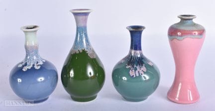 VIER CHINESISCHE MINIATURVASEN. Die größte ist 12 