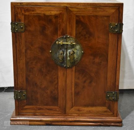 A FINE 18TH/19TH CENTURY CHINESE CARVED HUANGHUALI