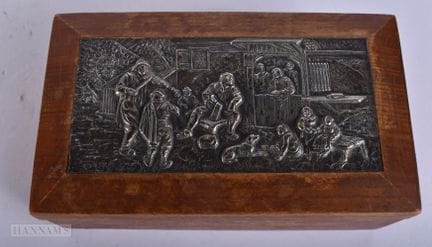 CAJA DE CIGARRILLOS DE MADERA CON MONTAJE DE PLATA
