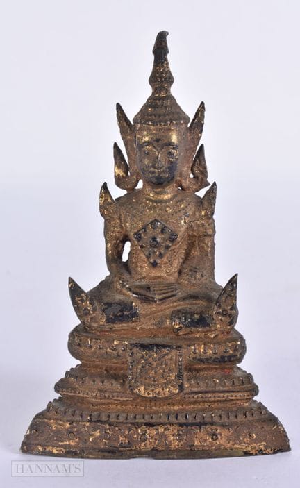 A 19TH CENTURY SOUTH EAST ASIAN BRONZE BUDDHA mode