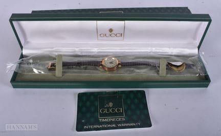 UN RELOJ DE MUÑECA DE GUCCI. Sin probar. 2 cm de a
