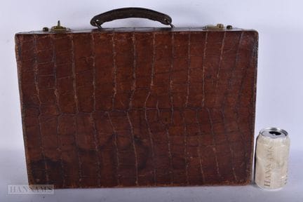 EINE TRAGETASCHE AUS KROKODILLEDER AUS DER SPÄTVIK