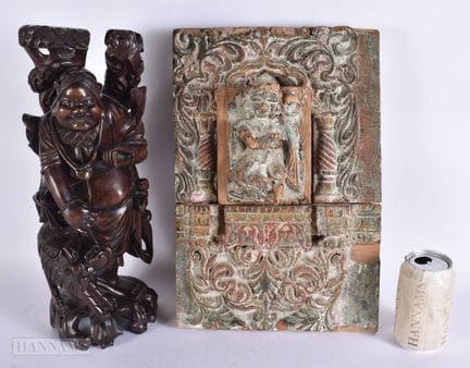 A LARGE 19TH CENTURY CHINESE CARVED HARDWOOD FIGUR