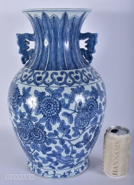 A CHINESE BLUE AND WHITE VASE. 38 cm x 18 cm.
