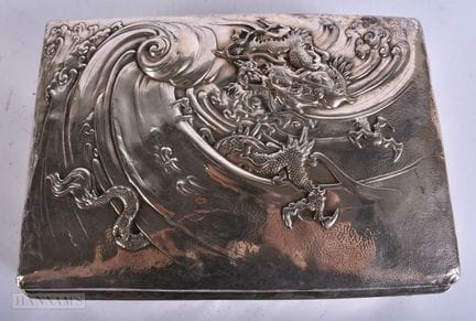 Cajita para baratijas o joyas japonesa con montura