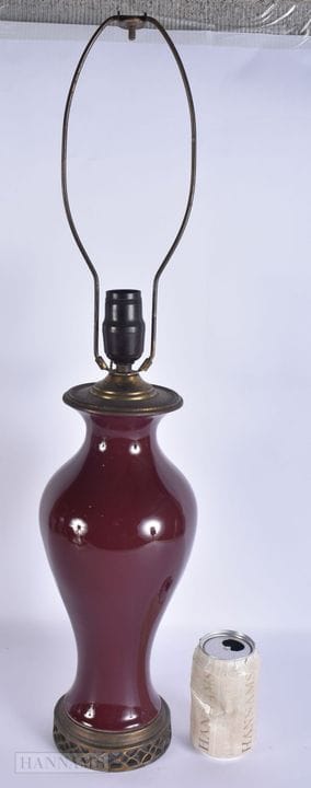 Eine chinesische Porzellanvase mit Flambé-Glasur. 