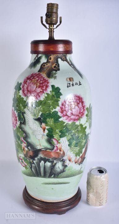 Eine Porzellanlampe aus der Zeit der Chinesischen 