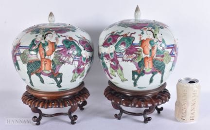 A LARGE PAIR OF EARLY 20TH CENTURY CHINESE PORCELA