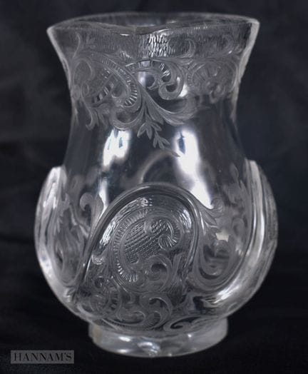 UN MAGNIFIQUE VASE ANGLAIS EN CRISTAL DE ROCHE DU 