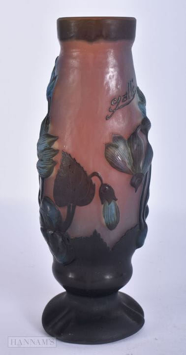 Ein Kameo-Glas von CONTINENTAL GLASS. 19 cm hoch.