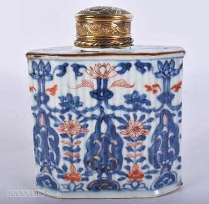 A 17TH/18TH CENTURY CHINESE EXPORT BLUE AND WHITE 