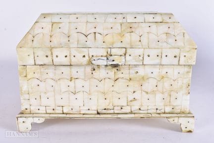 AN INDIAN GOA MOTHER OF PEARL CASKET. 21 cm x 15 c