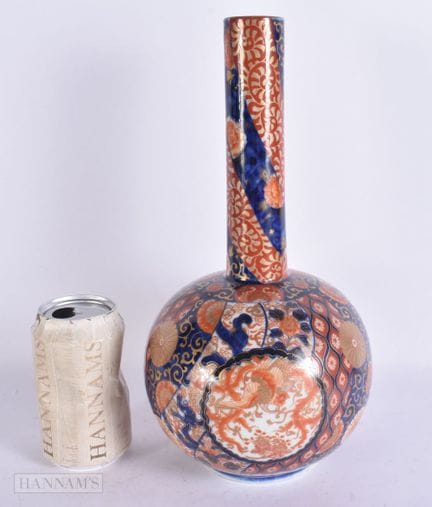 A 19TH CENTURY JAPANESE MEIJI PERIOD IMARI PORCELA