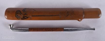 Estuche y pipa japoneses del siglo XIX, del period