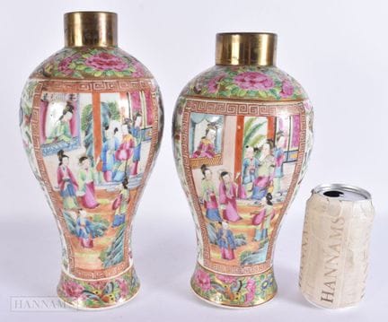 A NEAR PAIR OF 19TH CENTURY CHINESE CANTON FAMILLE