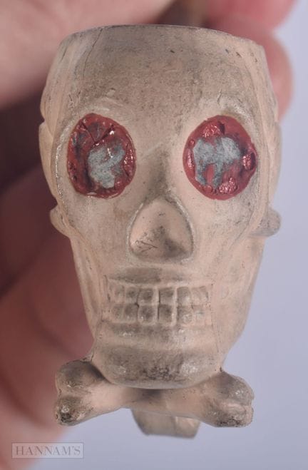 UNE PIPE EN FORME DE CRÂNE « MEMENTO MORI ». 18,5 