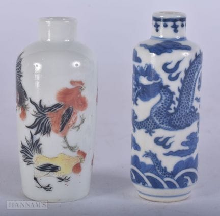 DEUX BOUTEILLES À TABAC EN PORCELAINE CHINOISE DU 