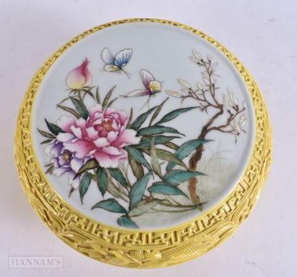 A RARE CHINESE FAMILLE ROSE AND IMPERIAL YELLOW GL