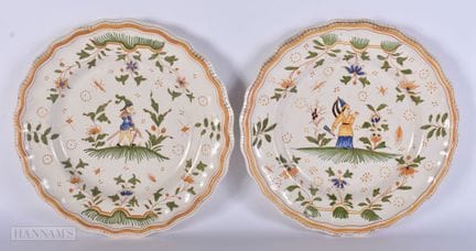 A PAIR OF 18TH CENTURY FRENCH FAIENCE OLERY MOUSTI