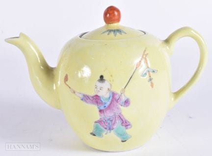 AN EARLY 20TH CENTURY CHINESE YELLOW GLAZED PORCEL