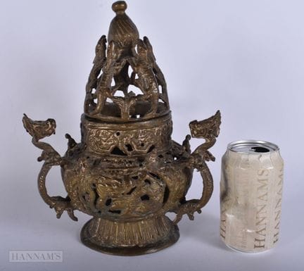 UN INSOLITO INCENSIERO TIBETANO-NEPALÍ DE BRONCE D
