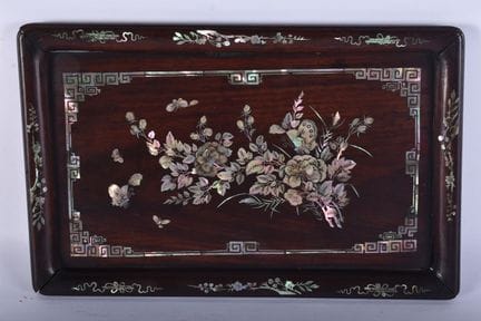 A SMALL 19TH CENTURY CHINESE CARVED HUANGHUALI WOO