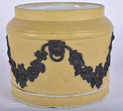 EIN AUSSERGEWÖHNLICHER ZWEIFARBIGER WEDGWOOD-Topf 