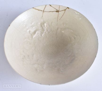 A FINELY POTTED CHINESE DING WARE PORCELAIN BOWL p