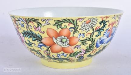 UN PRECIOSO CUENCO DE PORCELANA CHINA DE COLOR AMA