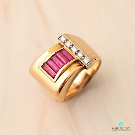 Bague tank en or jaune 750 millièmes sertie de rub