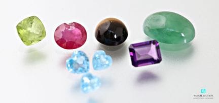 Lote de piedras que incluye tres topacios talla co