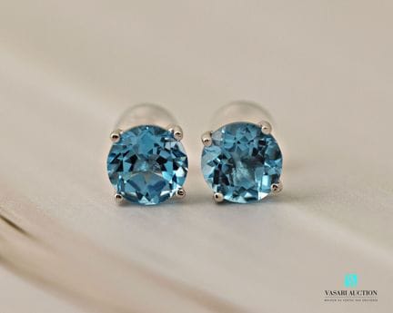 Paire de clous d'oreilles en or jaune 750 millième