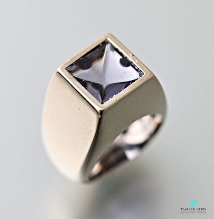 HERMES
Bague chevalière en or gris 750 millièmes s