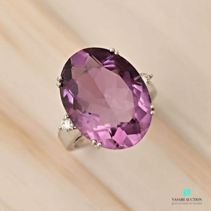 Bague "cocktail" en or blanc 750 millièmes sertie 